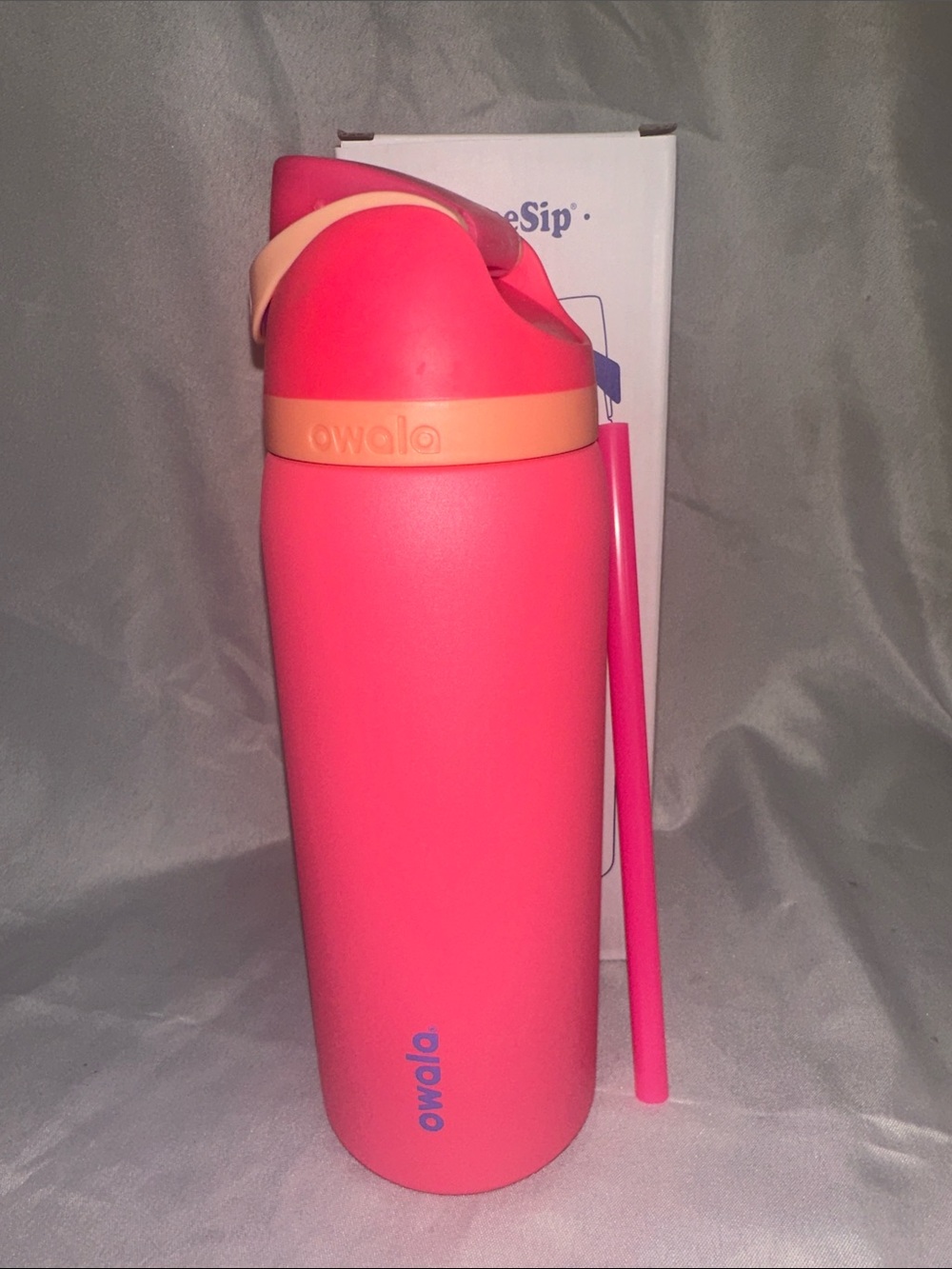 Owala insulated water bottle with a built-in straw. 32oz.